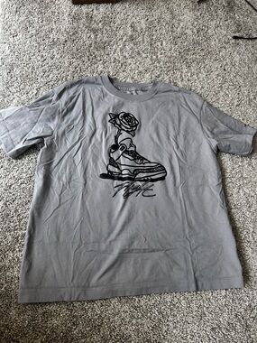 Jordan Women's Gray Short-Sleeve Tee with Black Sneaker & Rose Graphic